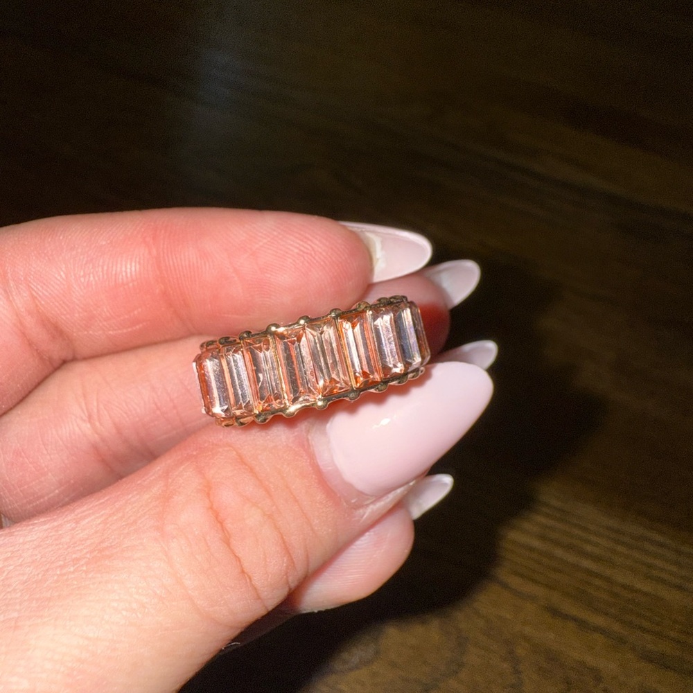 Elegant Gold and Pink Women's Ring